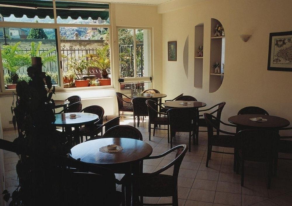 לטויאני Hotel Delle Palme מראה חיצוני תמונה