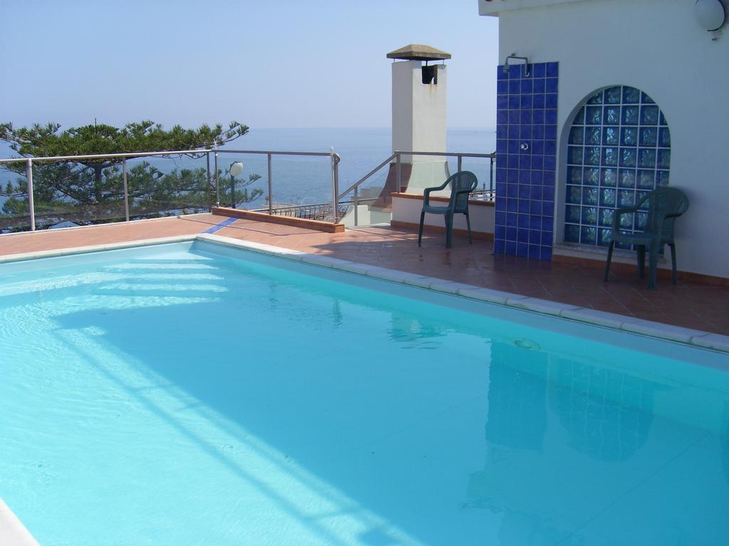 לטויאני Hotel Delle Palme מראה חיצוני תמונה