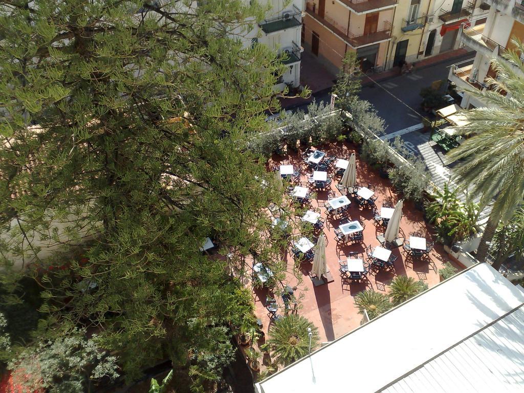 לטויאני Hotel Delle Palme מראה חיצוני תמונה
