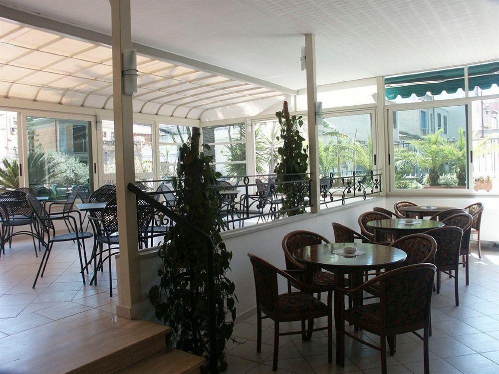 לטויאני Hotel Delle Palme מראה חיצוני תמונה