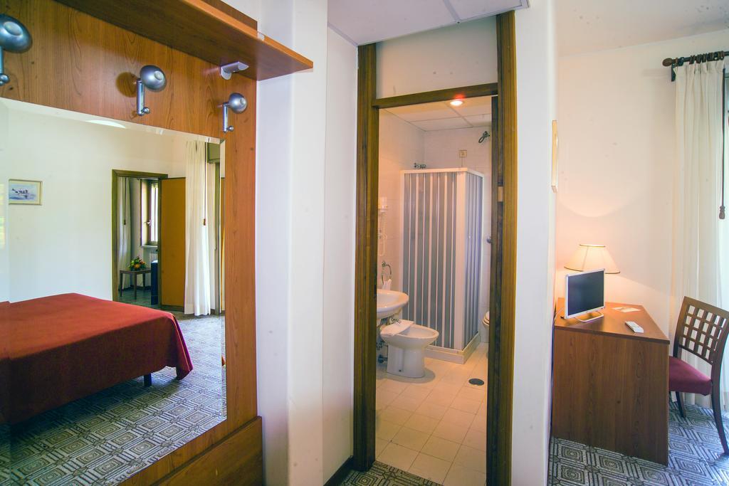 לטויאני Hotel Delle Palme מראה חיצוני תמונה