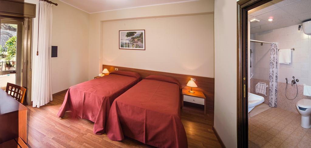 לטויאני Hotel Delle Palme מראה חיצוני תמונה