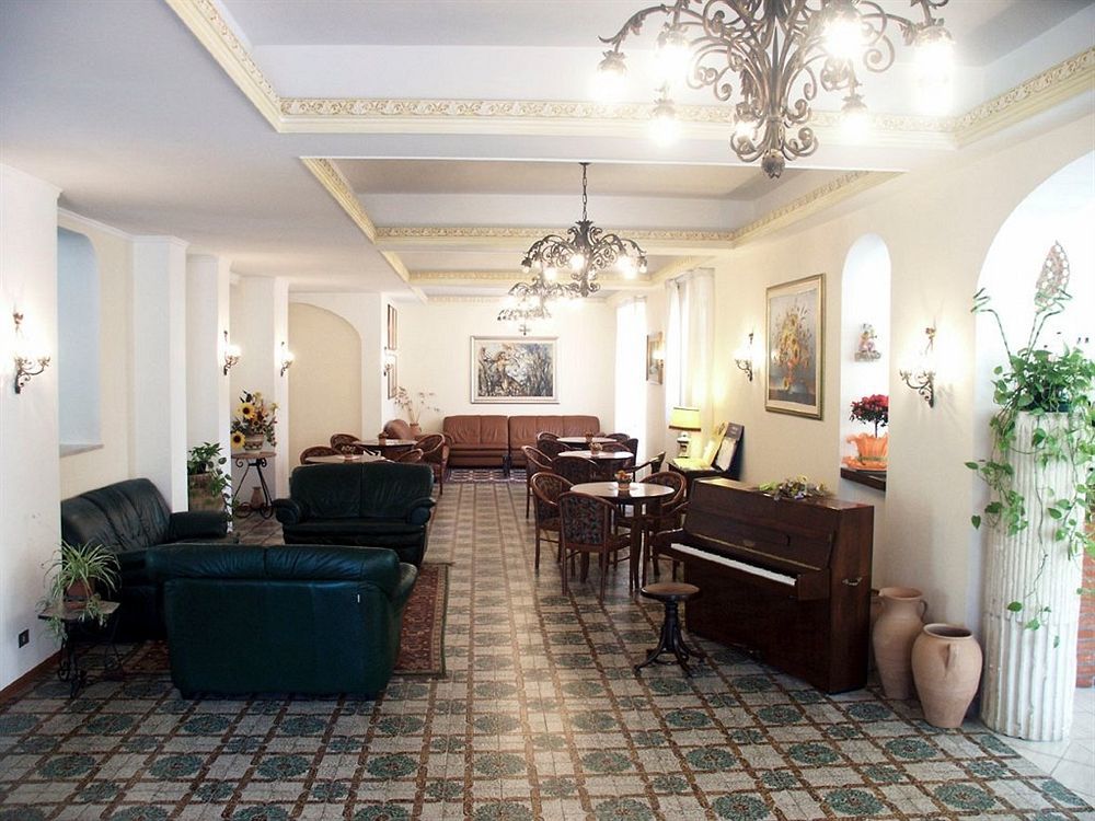 לטויאני Hotel Delle Palme מראה חיצוני תמונה