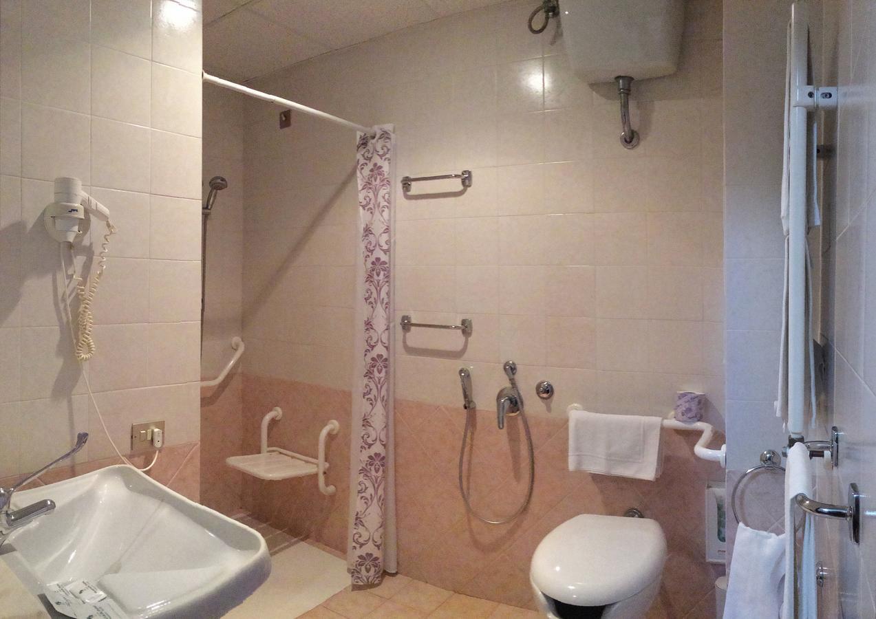 לטויאני Hotel Delle Palme מראה חיצוני תמונה