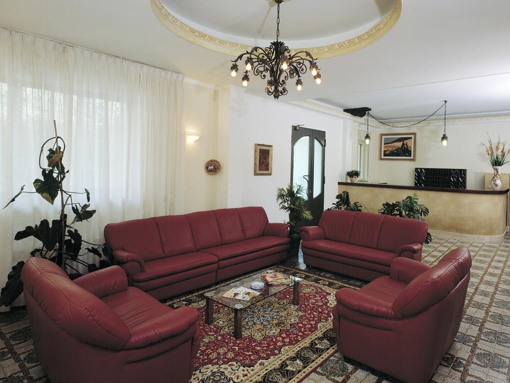 לטויאני Hotel Delle Palme מראה חיצוני תמונה