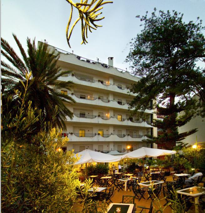 לטויאני Hotel Delle Palme מראה חיצוני תמונה